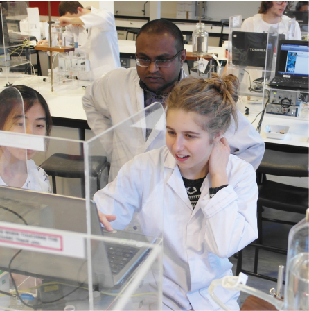 Photo of undergraduate students in the Department of Pharmacology